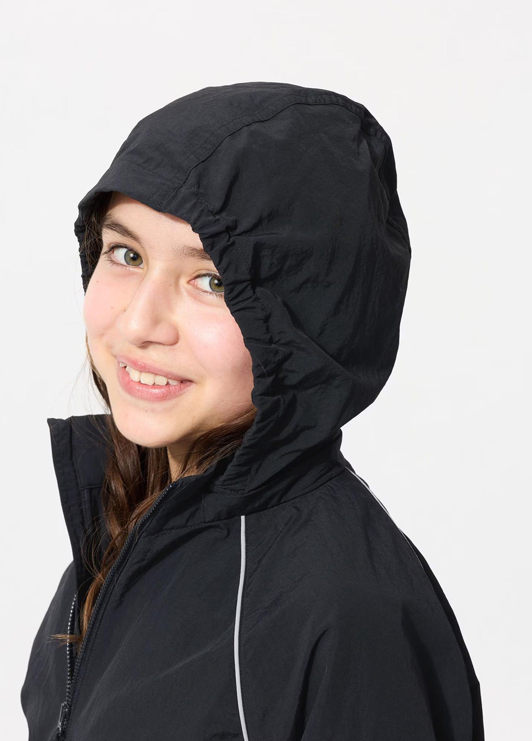 Чорна демісезонна вітровка Uniqlo