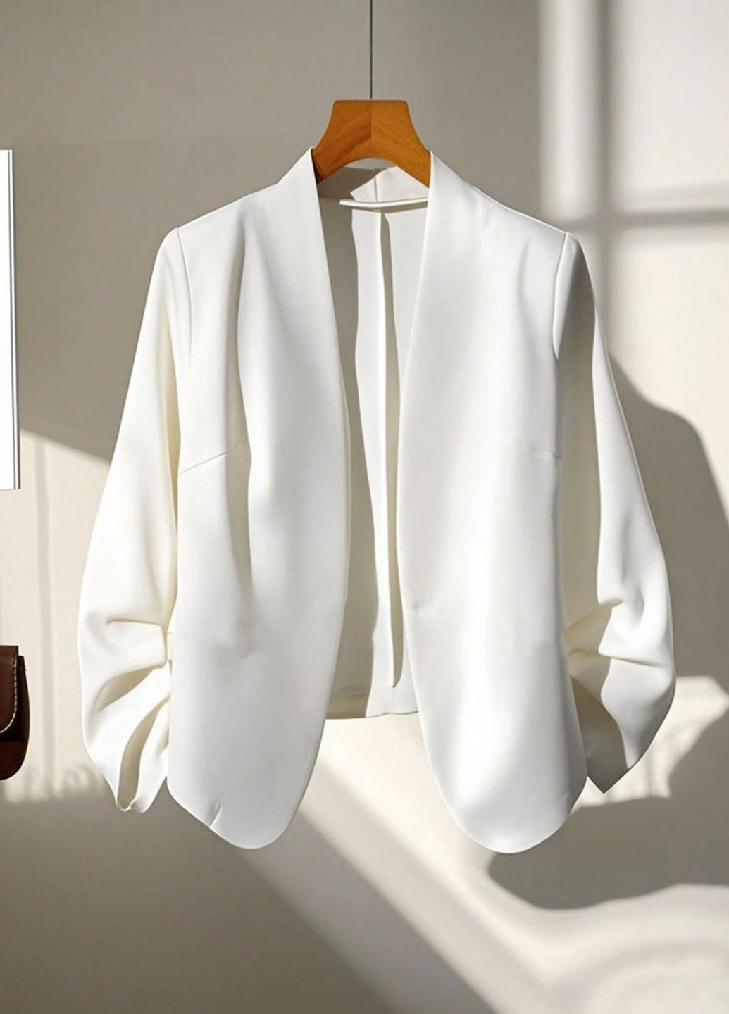 Белый женский жакет SHEIN однотонный - демисезонный