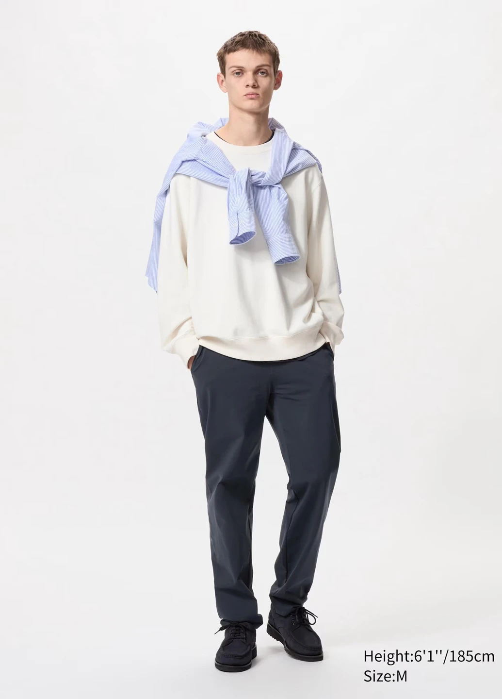 Графитовые кэжуал демисезонные зауженные брюки Uniqlo
