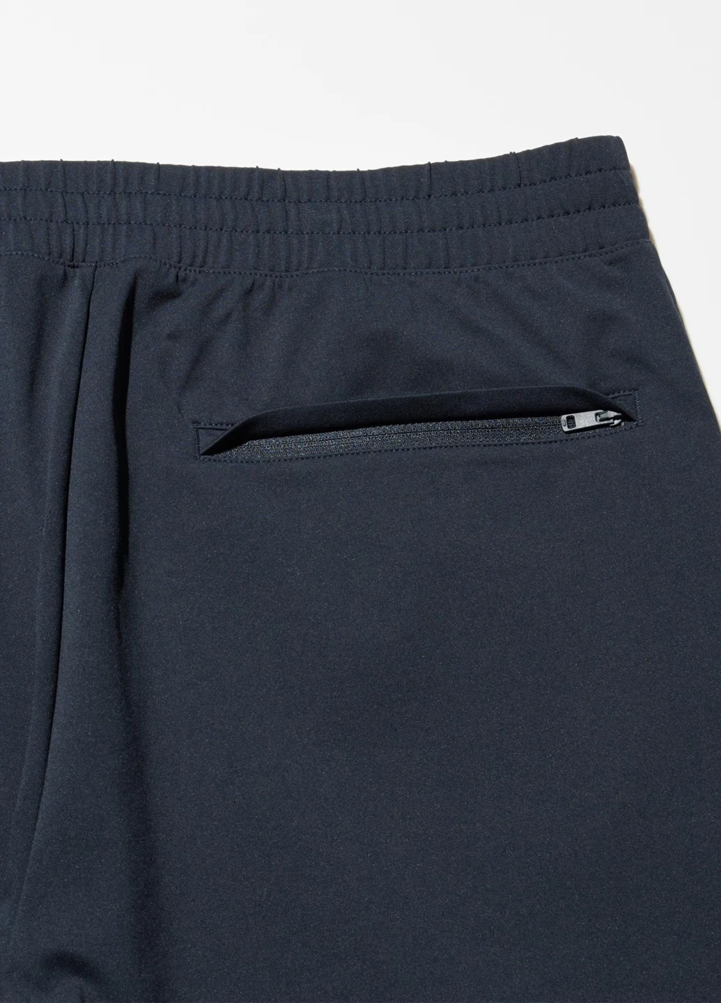 Графитовые кэжуал демисезонные зауженные брюки Uniqlo