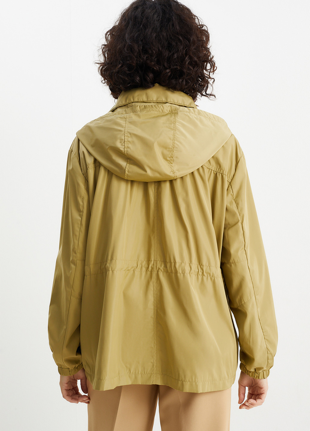 Бежевая демисезонная куртка C&A