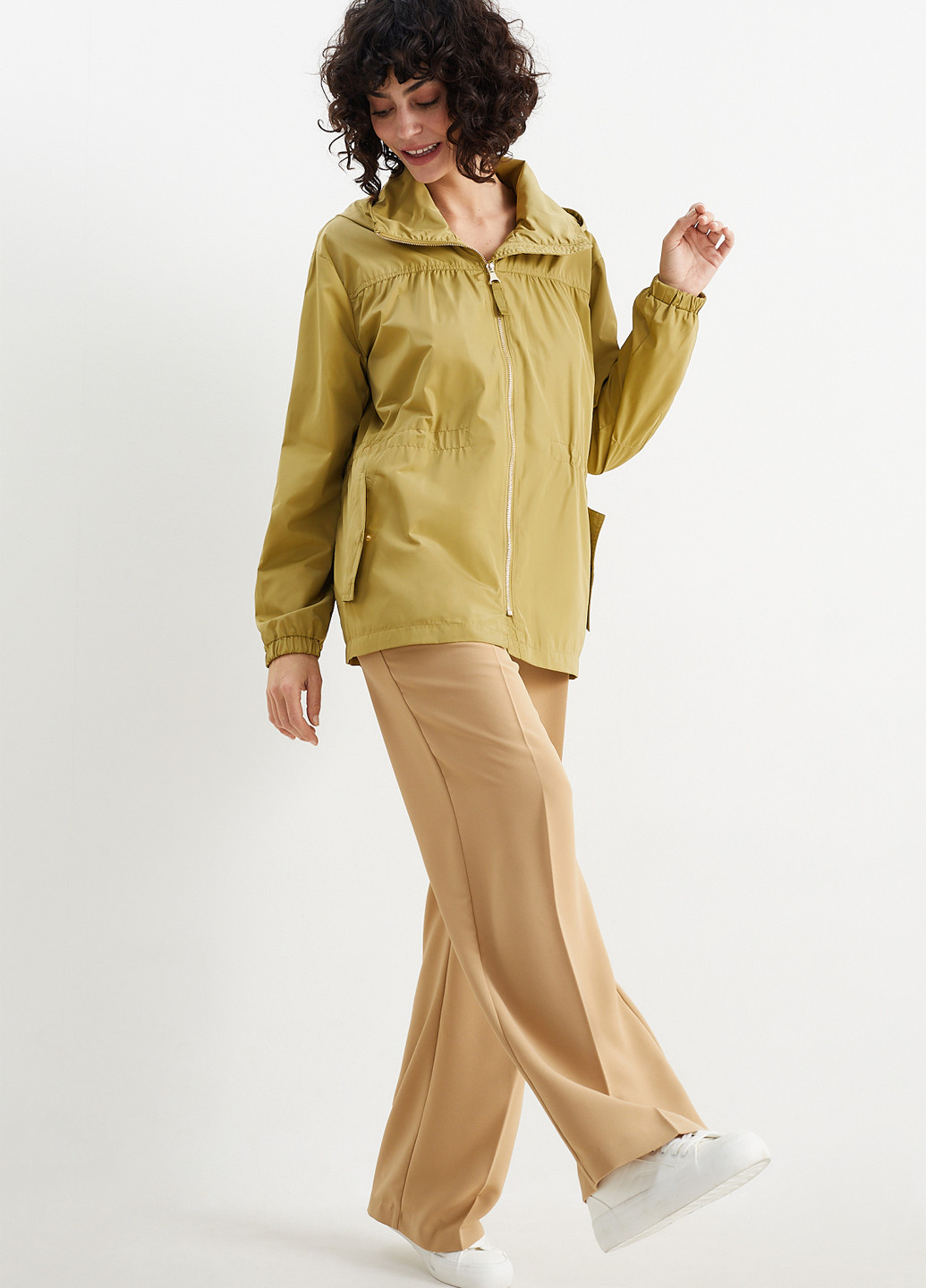 Бежевая демисезонная куртка C&A