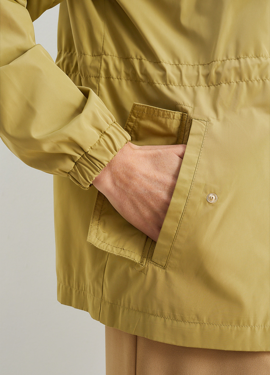 Бежевая демисезонная куртка C&A