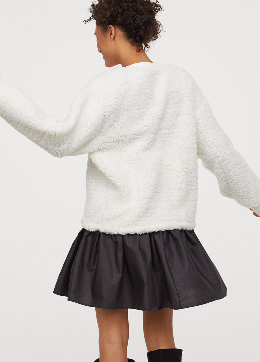 Молочний світшот H&M однотонний без декору (362050344)