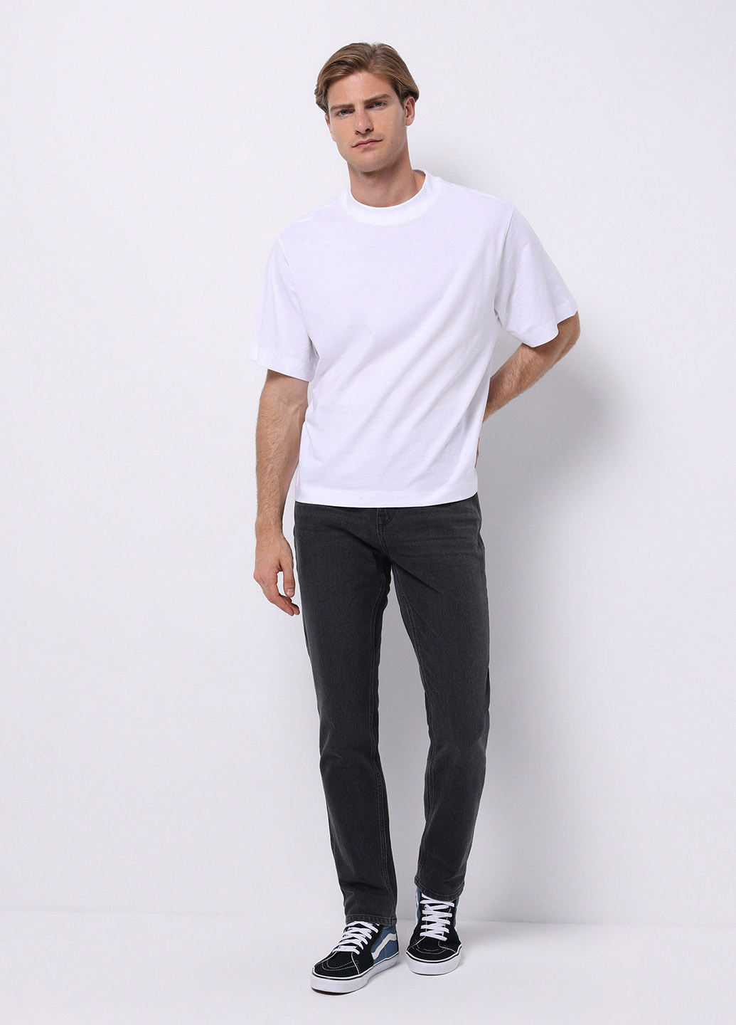 Черные демисезонные регюлар фит джинси Colin's