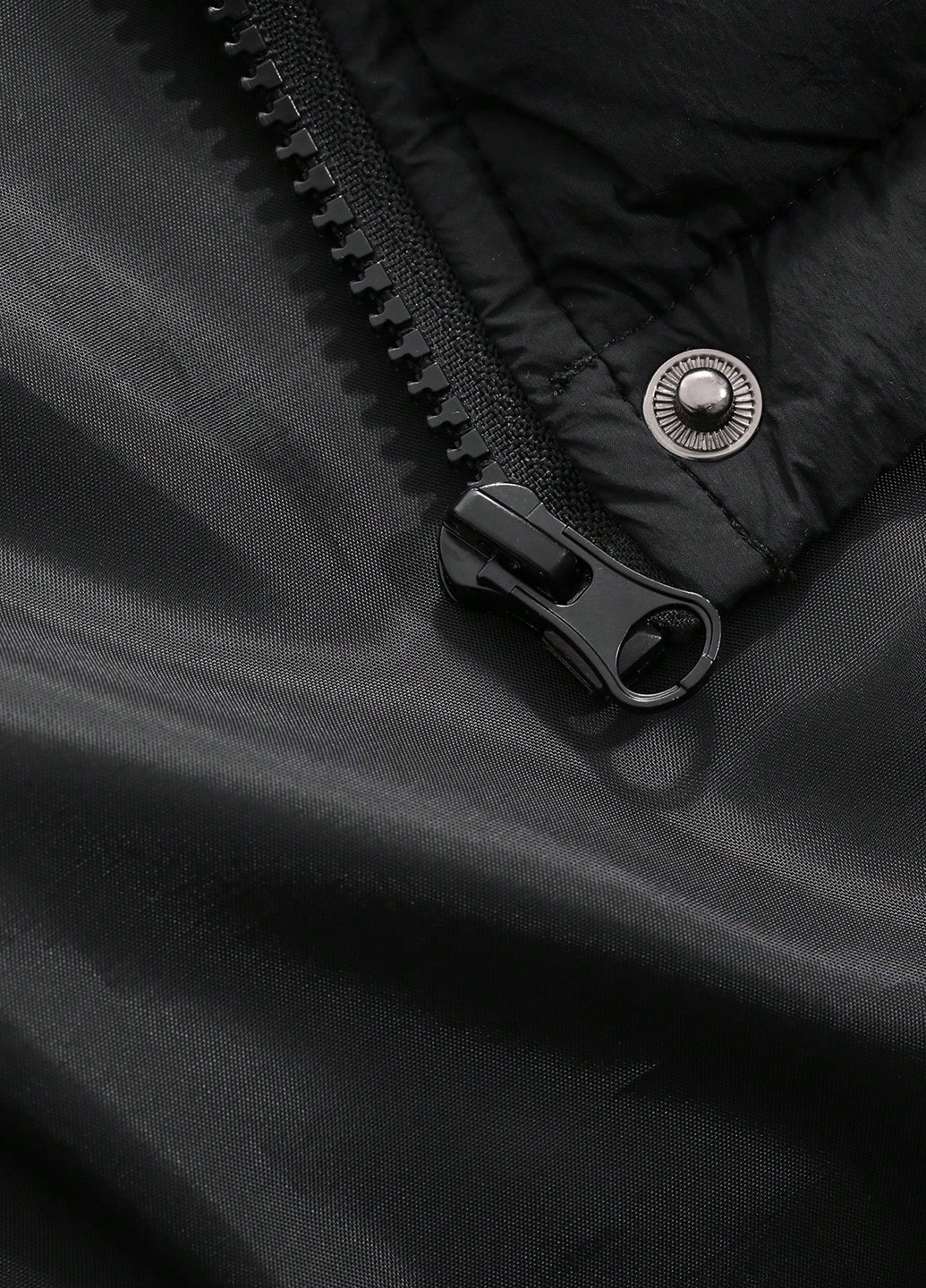 Черная зимняя куртка SHEIN