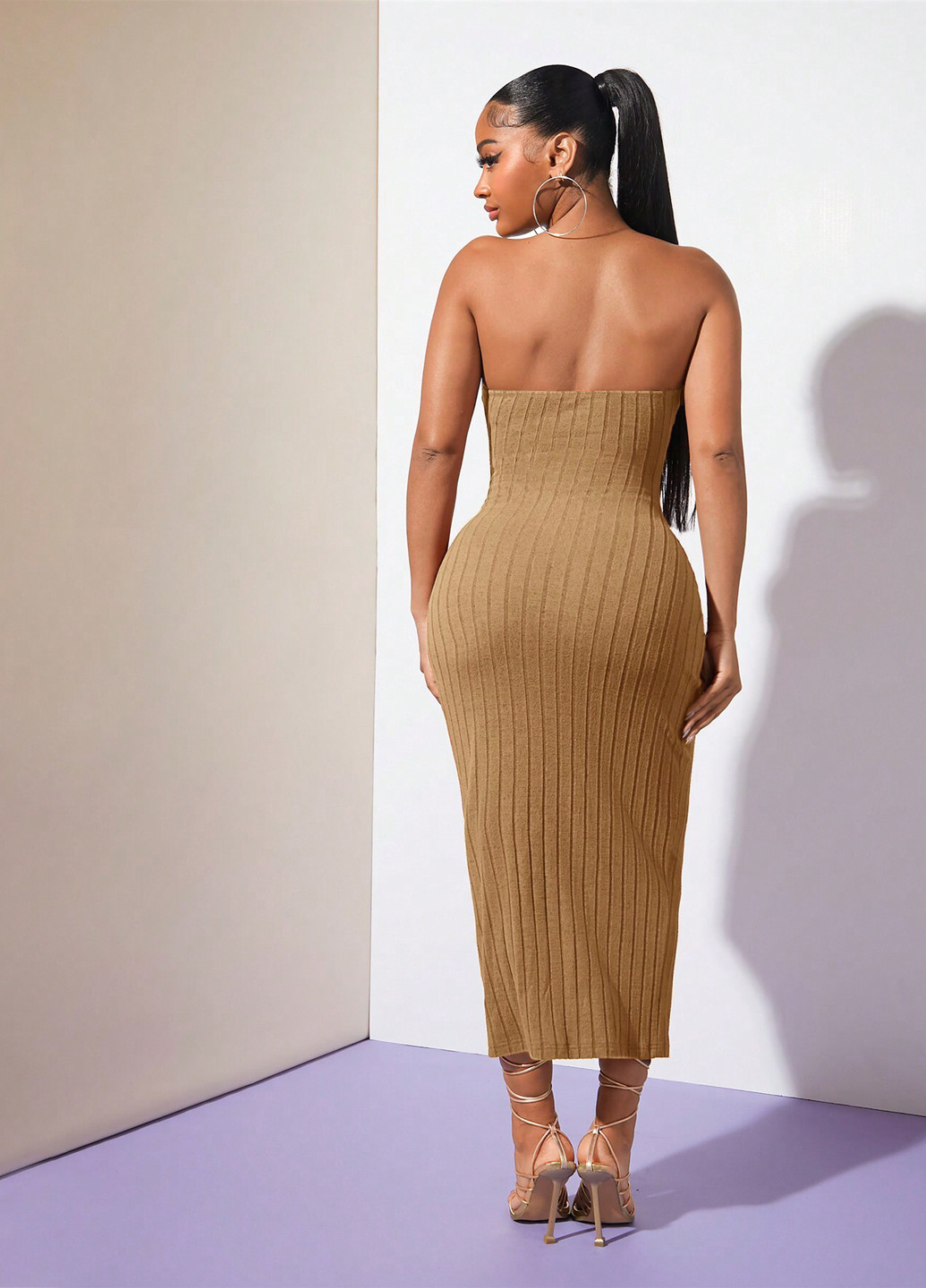 Бежевое кэжуал платье с открытыми плечами SHEIN однотонное