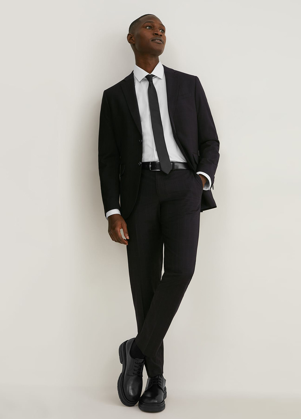Чорний демісезонний костюм (піджак, штани) брючний C&A