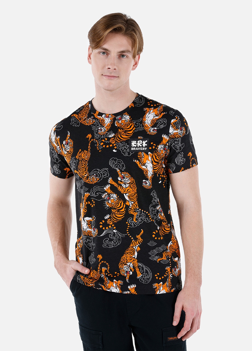 Чорна футболка Colin's