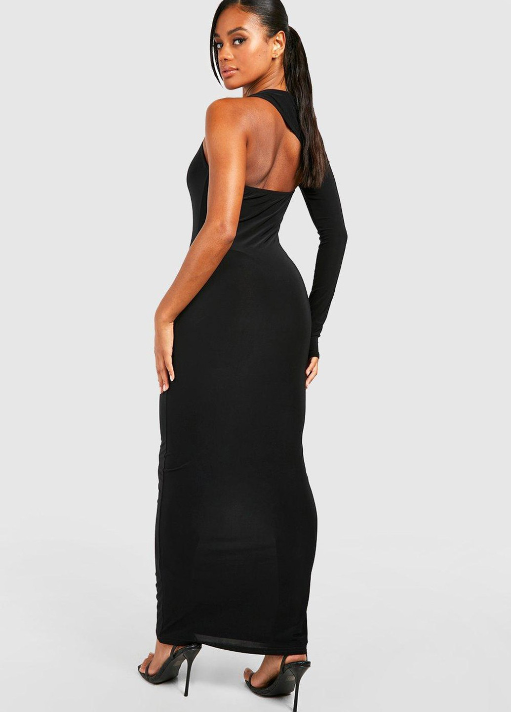 Чорна вечірня сукня на одне плече Boohoo однотонна