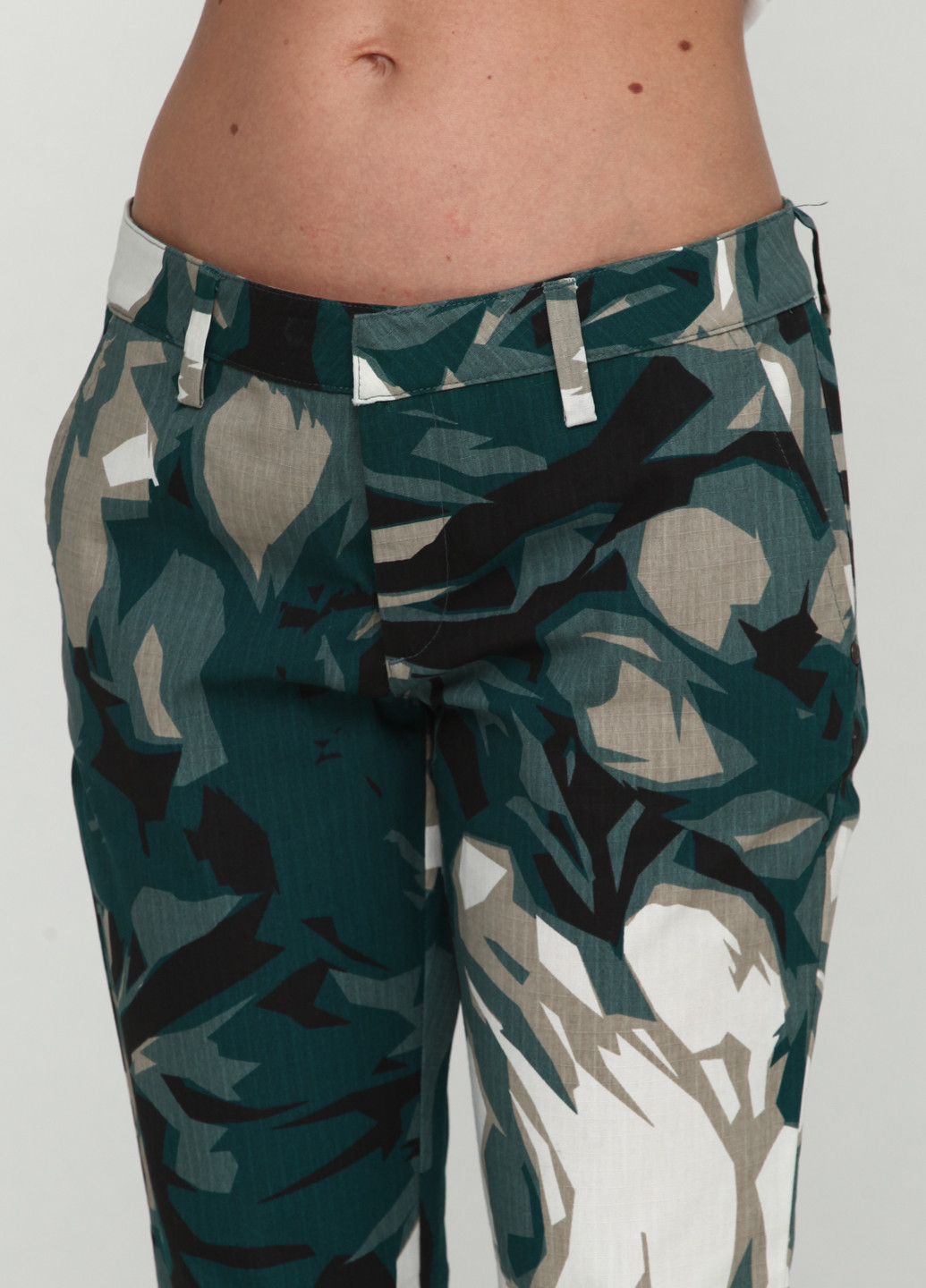 Зеленые кэжуал демисезонные зауженные брюки Gsus Sindustries