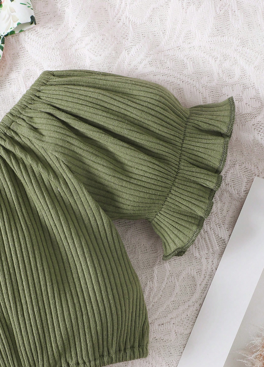 Комбинированный демисезонный костюм (топ, шорты) с шортами SHEIN