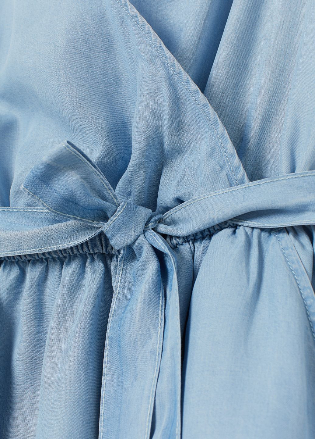 Голубое джинсовое платье на запах H&M однотонное