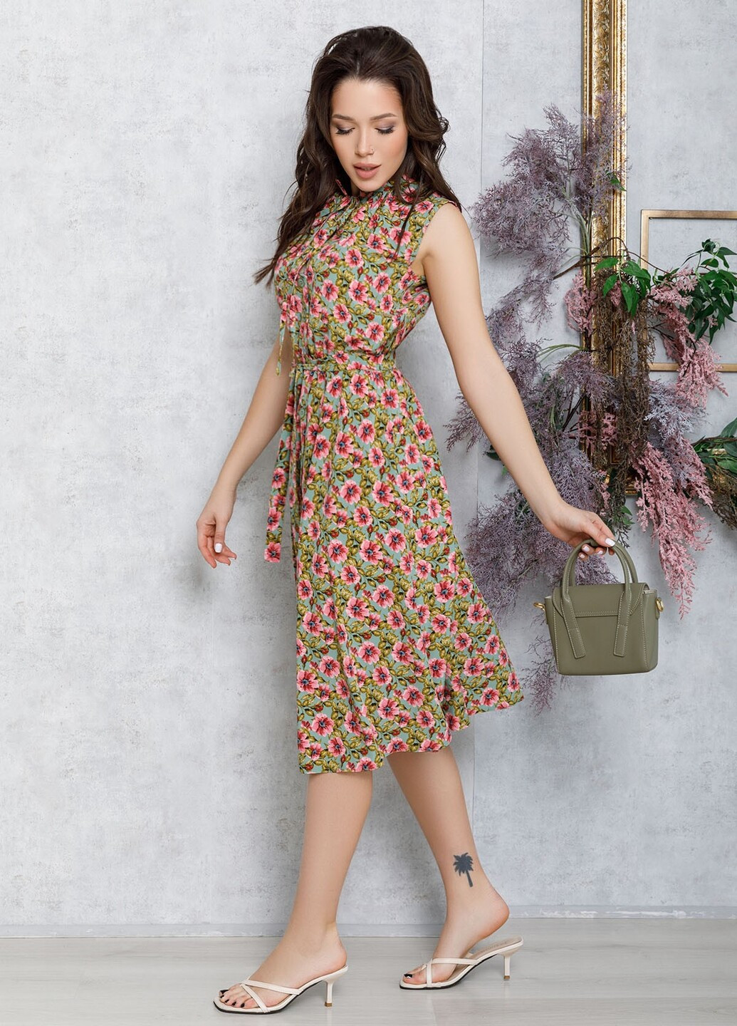 Оливковое (хаки) кэжуал платья ISSA PLUS с цветочным принтом