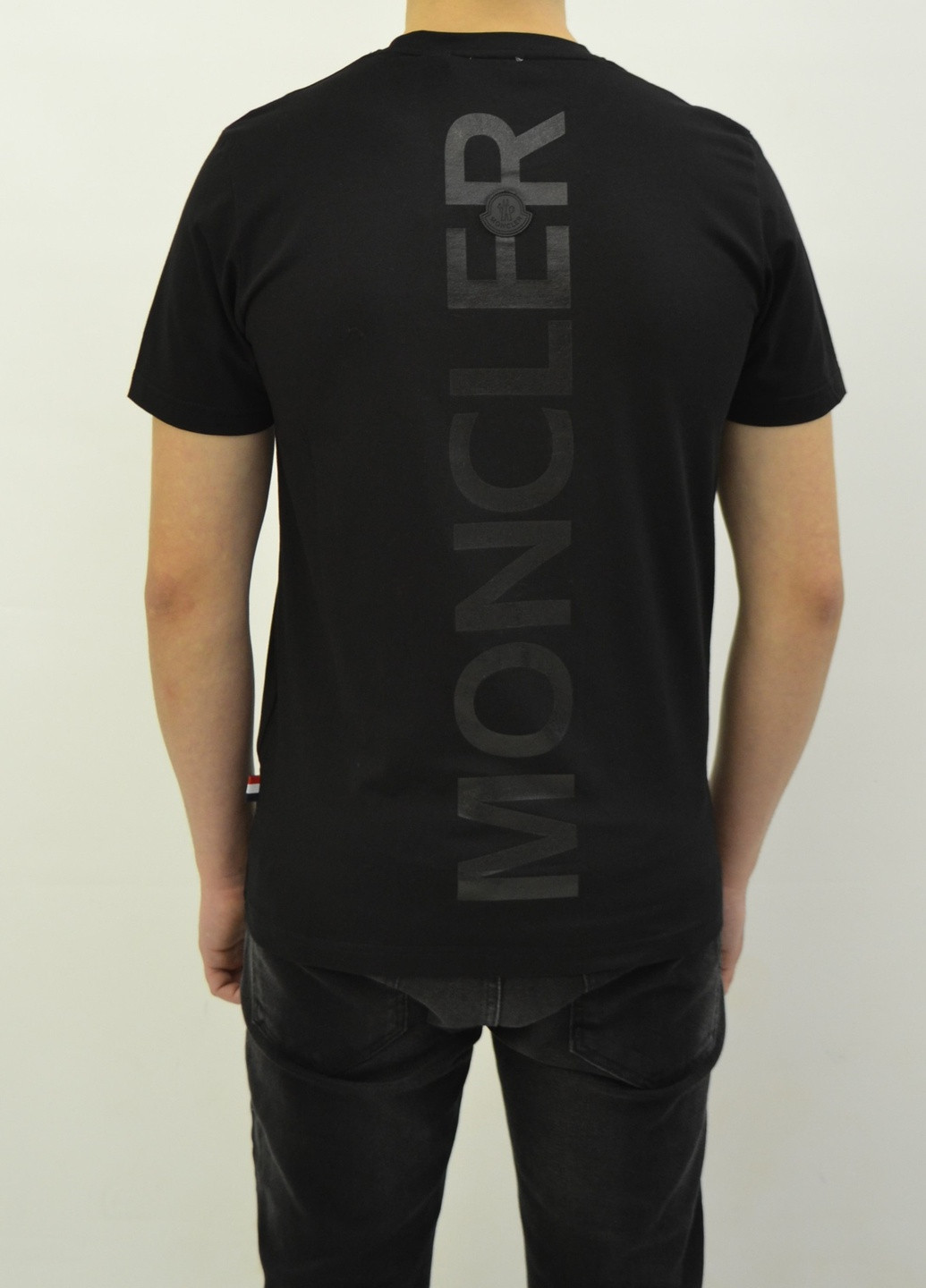 Чорна футболка чоловіча Moncler