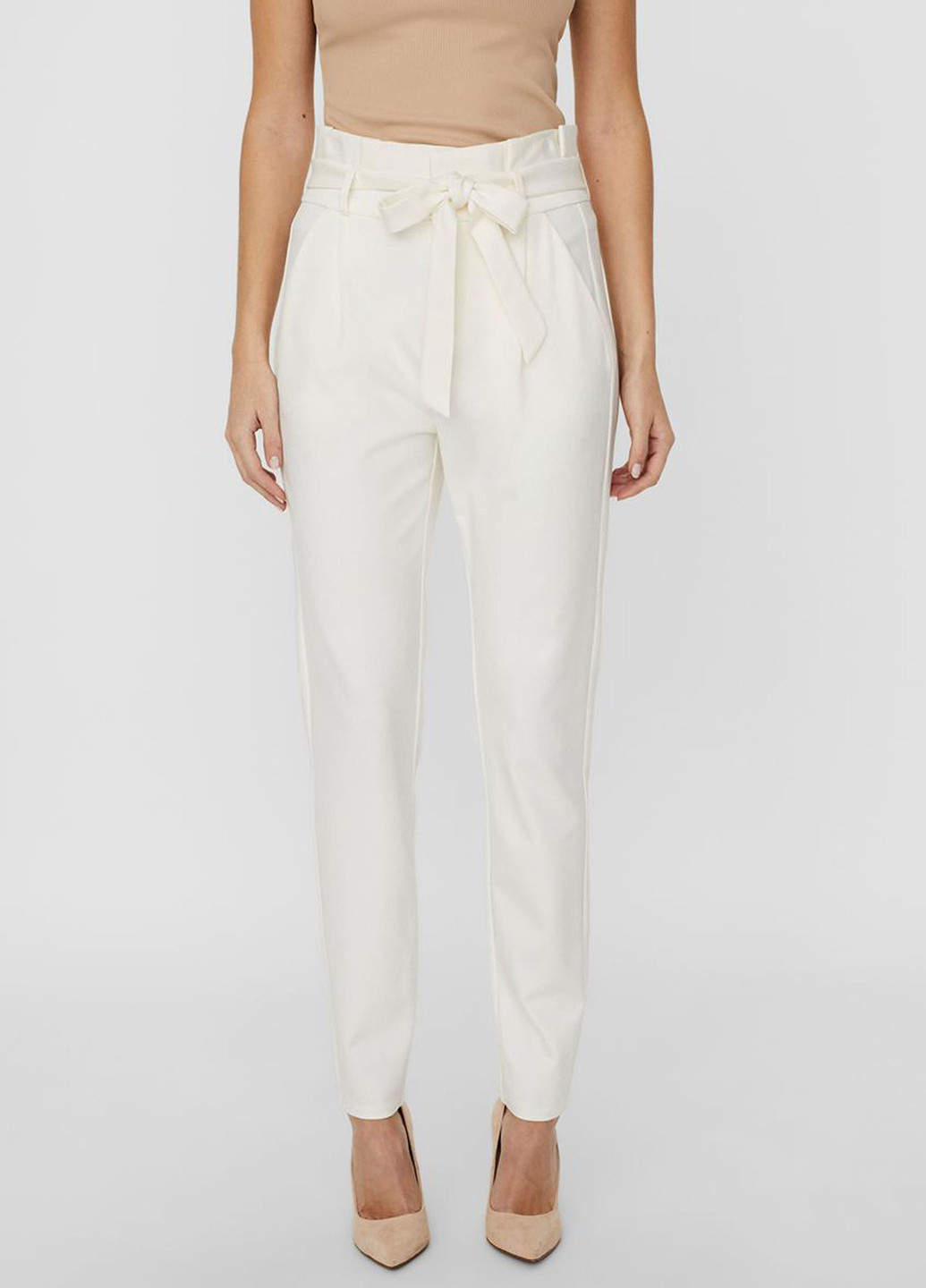 Белые кэжуал демисезонные зауженные брюки Vero Moda