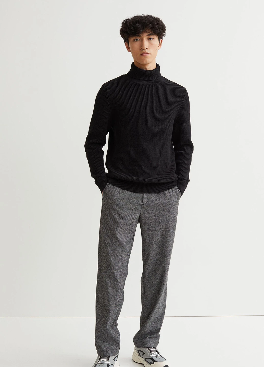 Черные брюки H&M