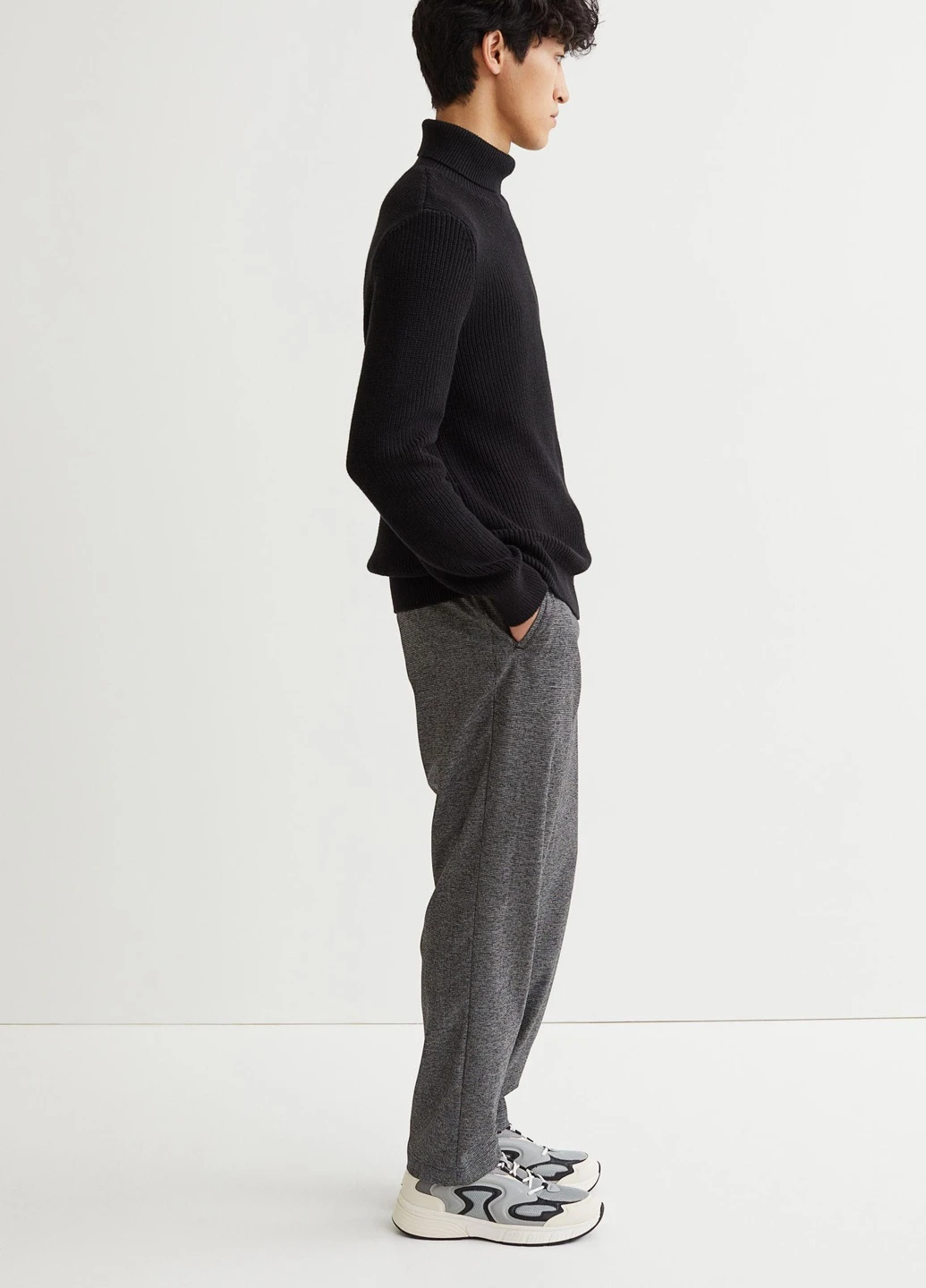 Черные брюки H&M