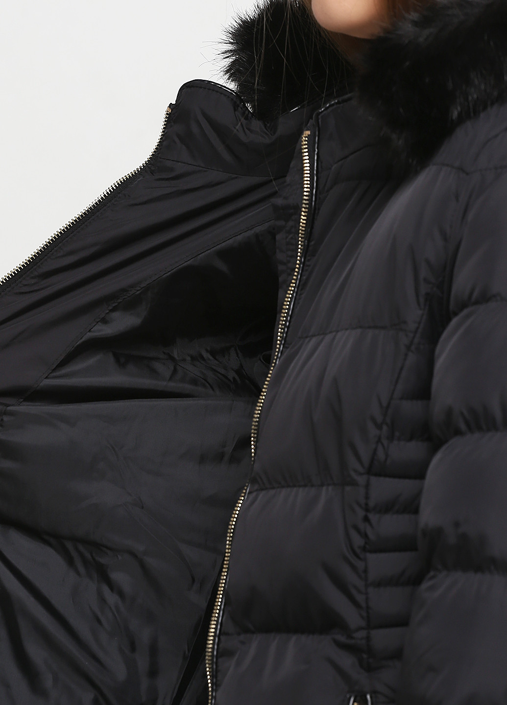 Черная зимняя куртка Iska