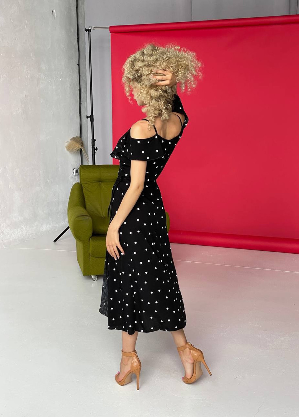 Чорна кежуал сукня на запах, з відкритими плечима No Brand в горошок