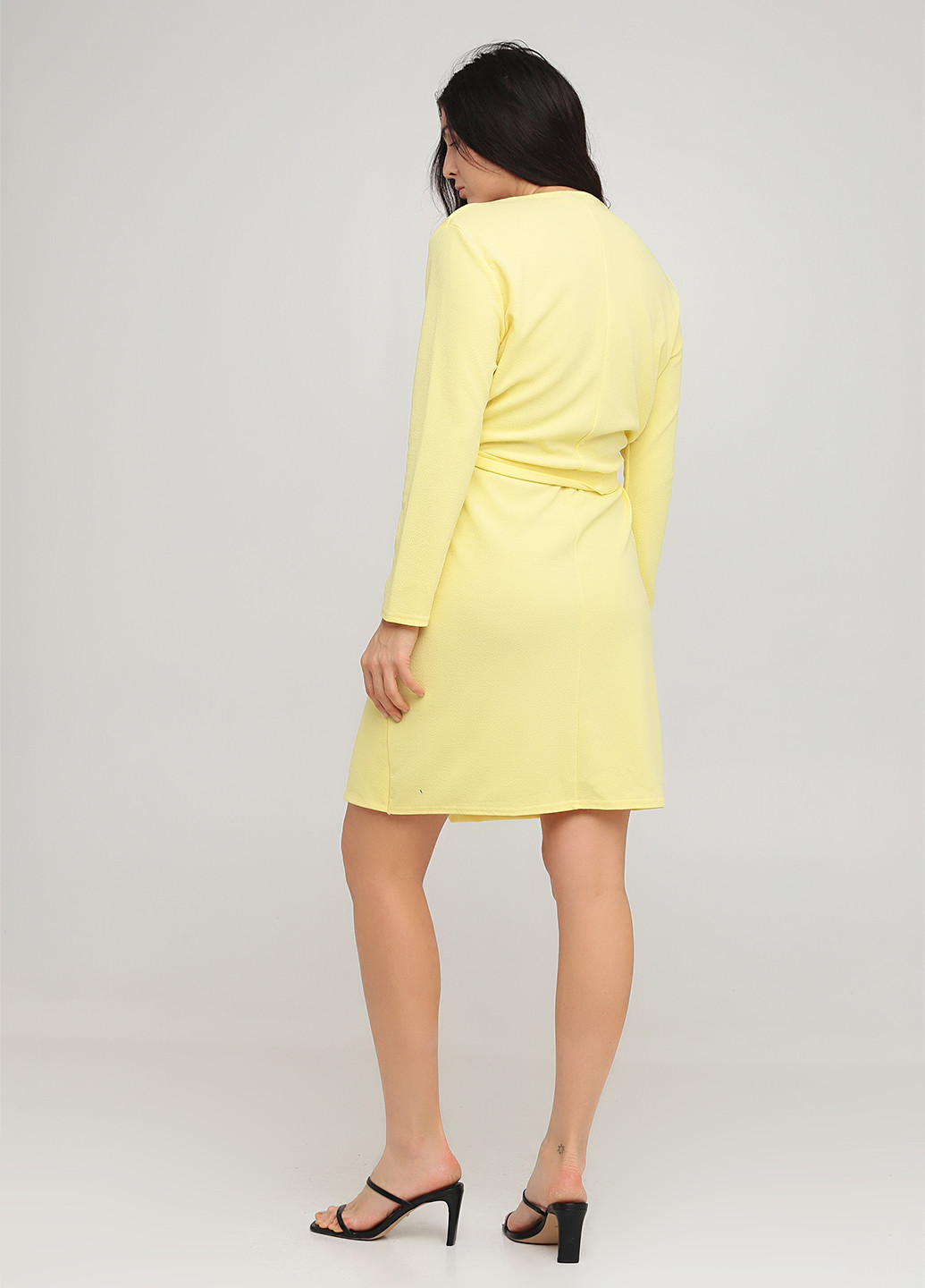 Желтое кэжуал платье на запах Sisters Point однотонное