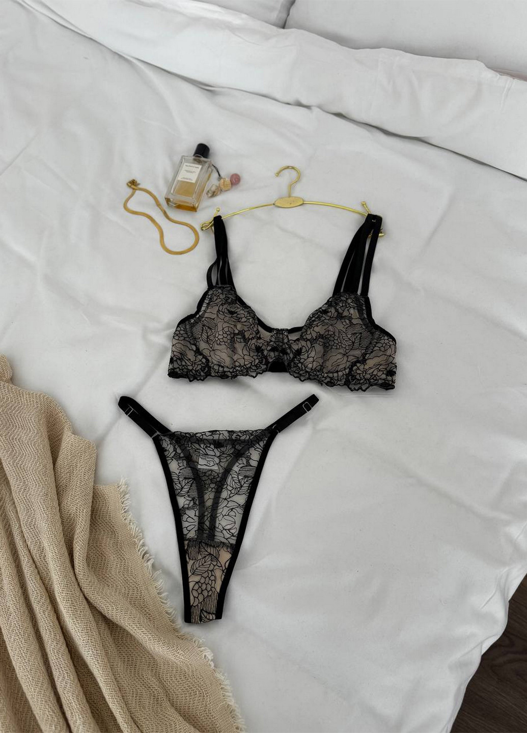 Чорний демісезонний комплект (бюстгальтер, трусики) NOVA VEGA