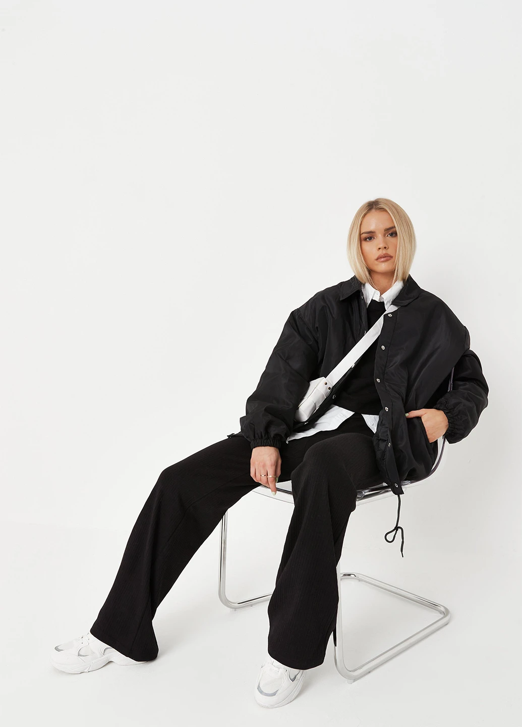 Черная демисезонная куртка Missguided