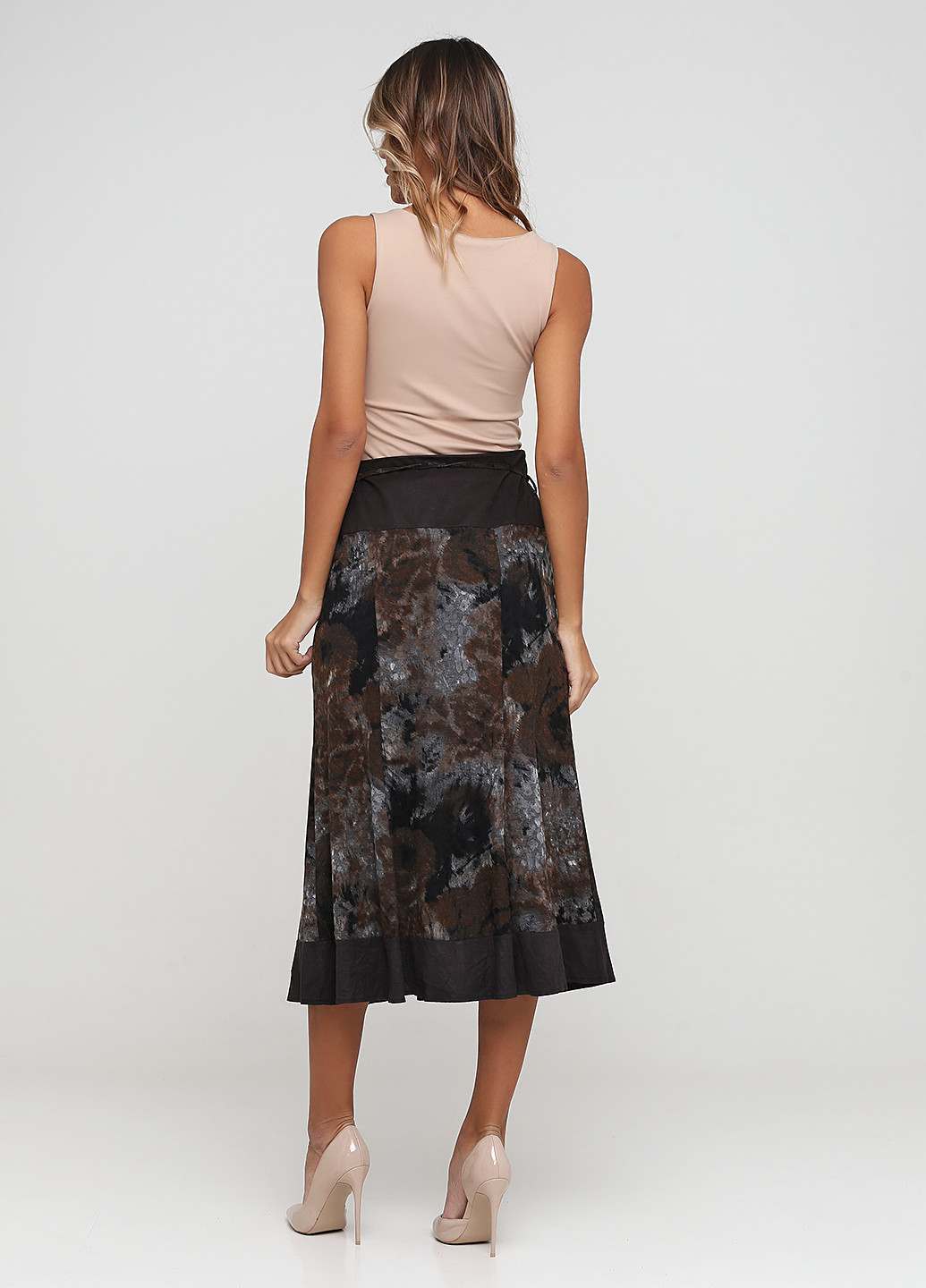 Темно-коричневая кэжуал с абстрактным узором юбка Le Mirage клешированная