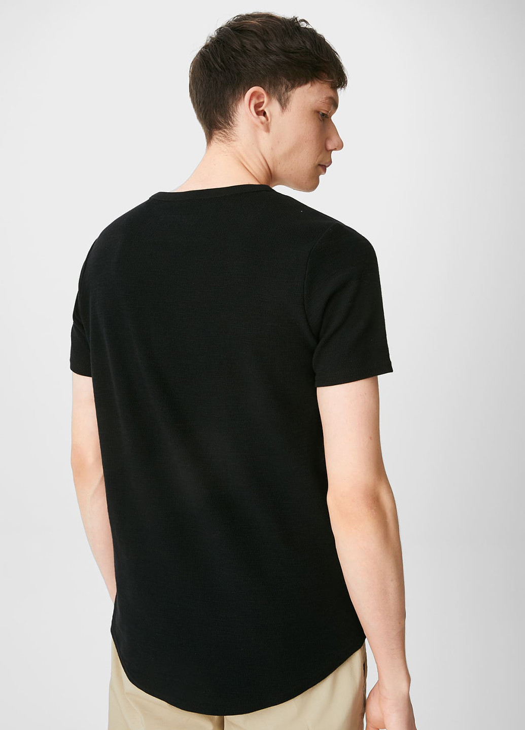 Черная футболка C&A