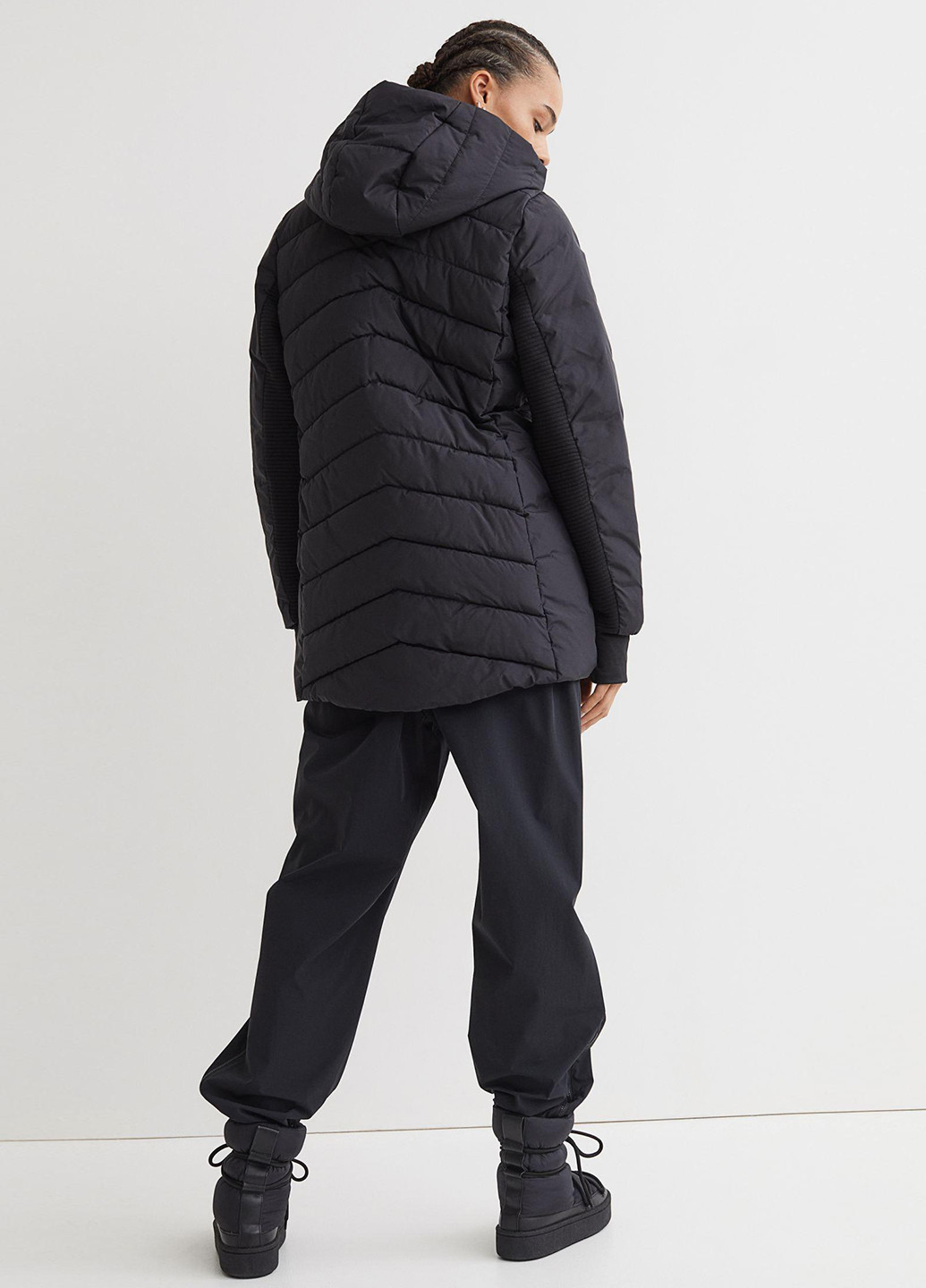 Черная демисезонная куртка H&M