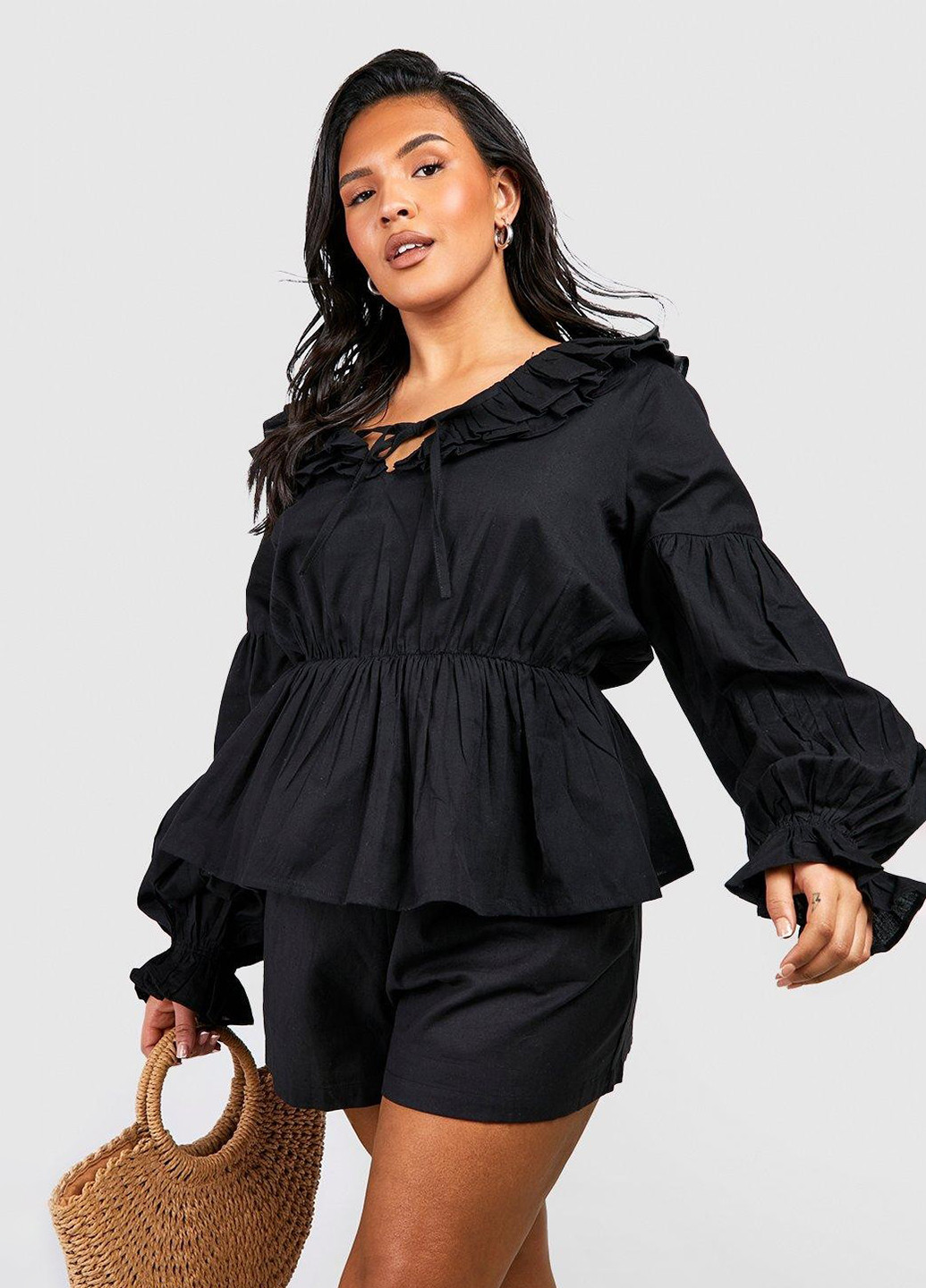 Чорна демісезонна блуза з баскою Boohoo