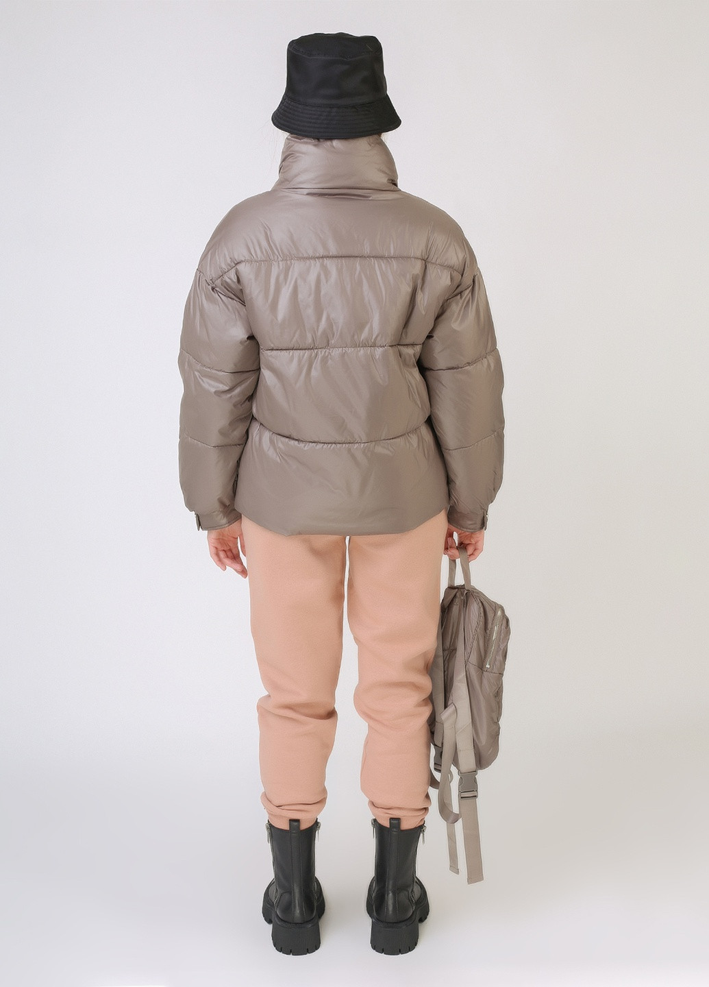 Бежевая демисезонная укороченная куртка с рюкзаком SNOW & PASSION