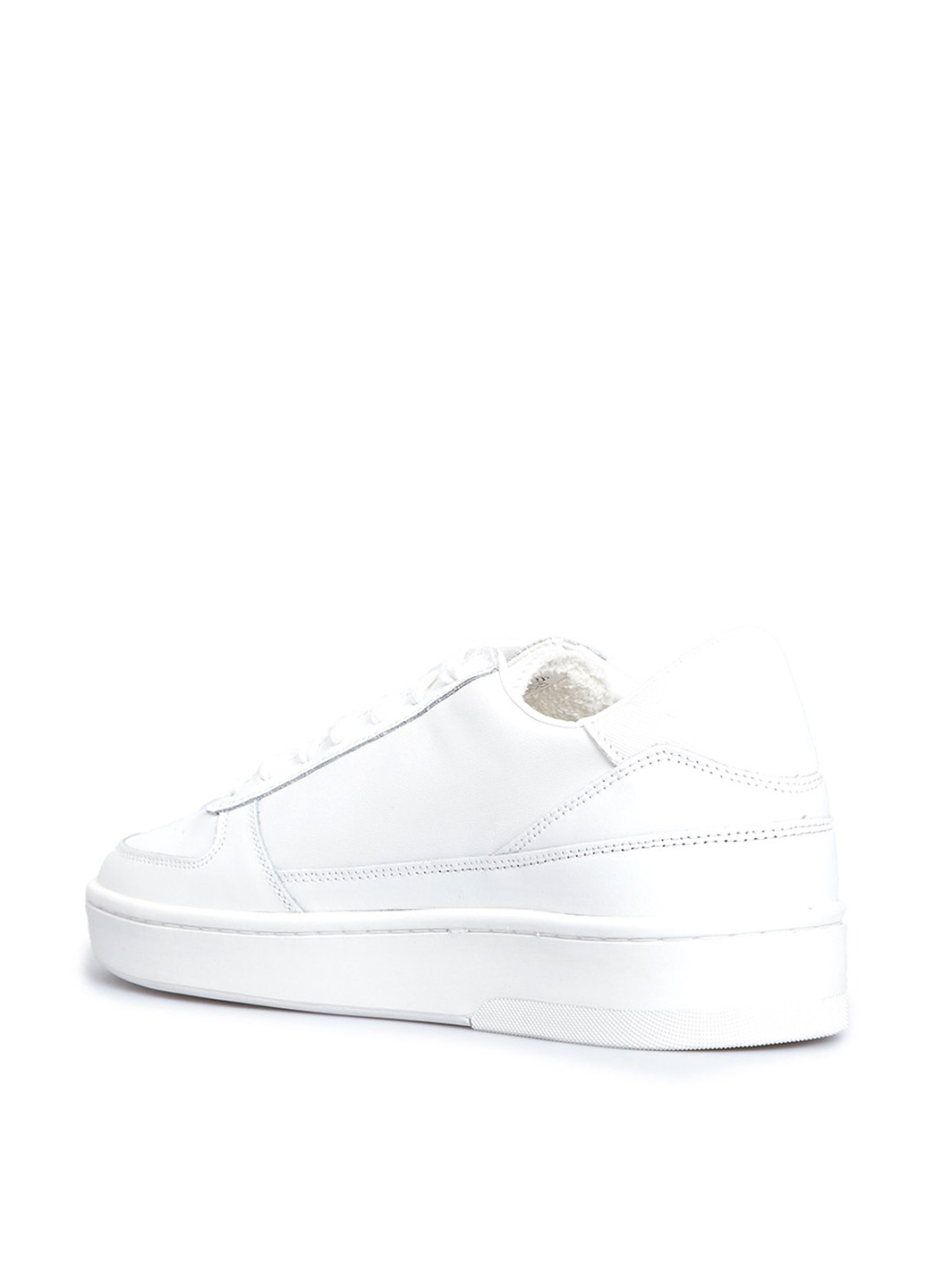 Белые всесезонные кроссовки Guess