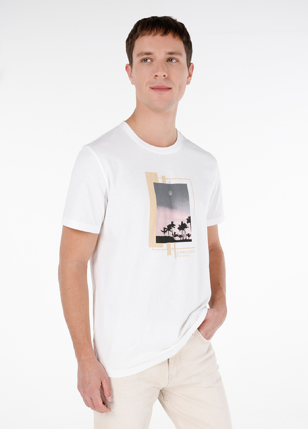 Біла футболка Colin's