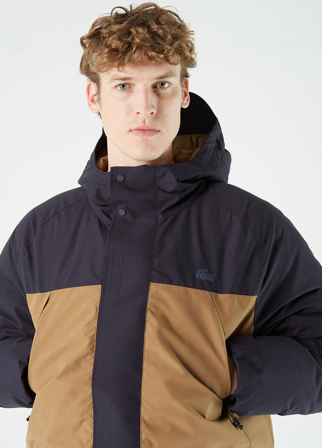 Світло-коричнева демісезонна куртка Lacoste
