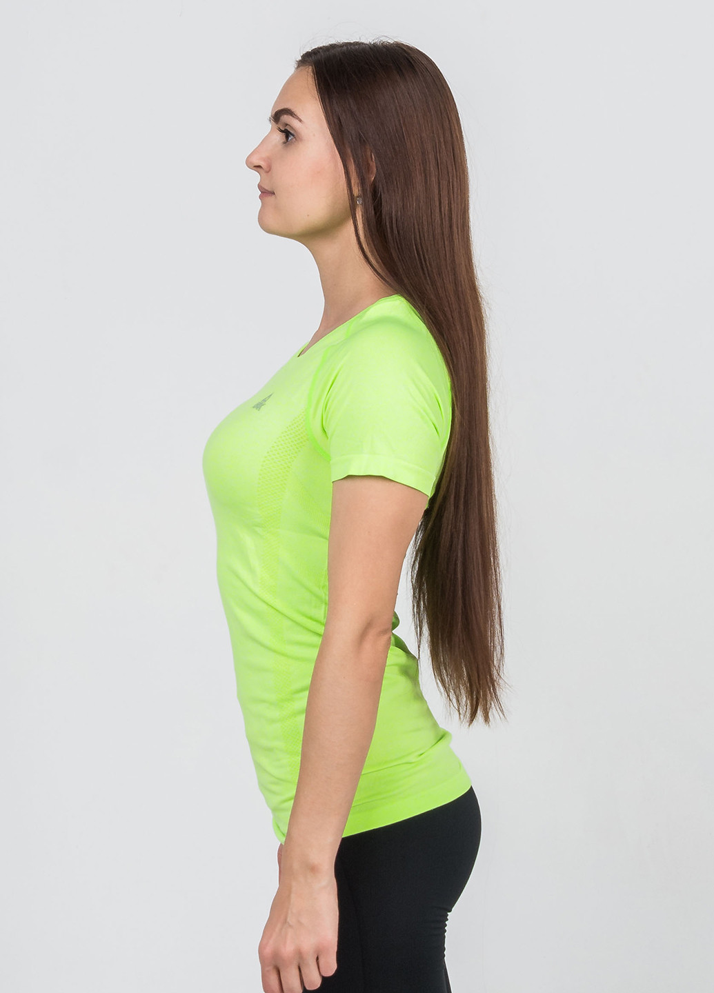 Светло-зеленая летняя футболка с коротким рукавом Peak
