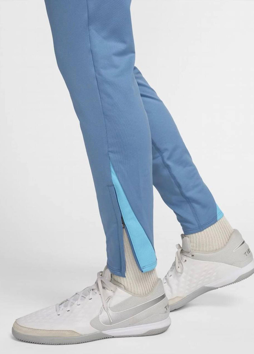 Светло-синие спортивные демисезонные зауженные брюки Nike