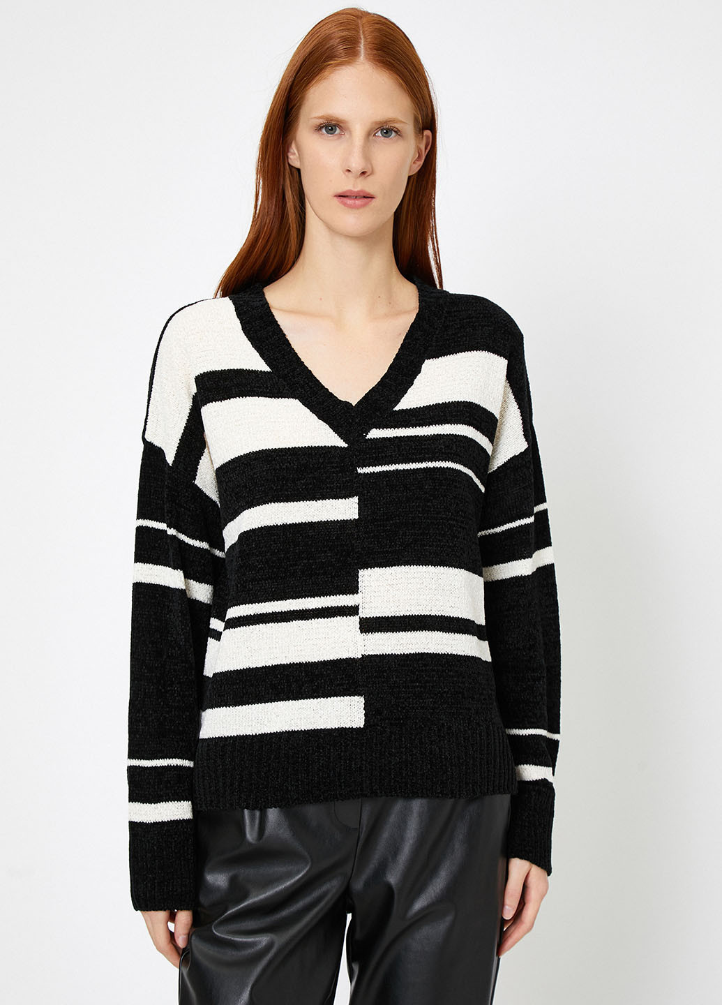 Черно-белый демисезонный пуловер пуловер KOTON