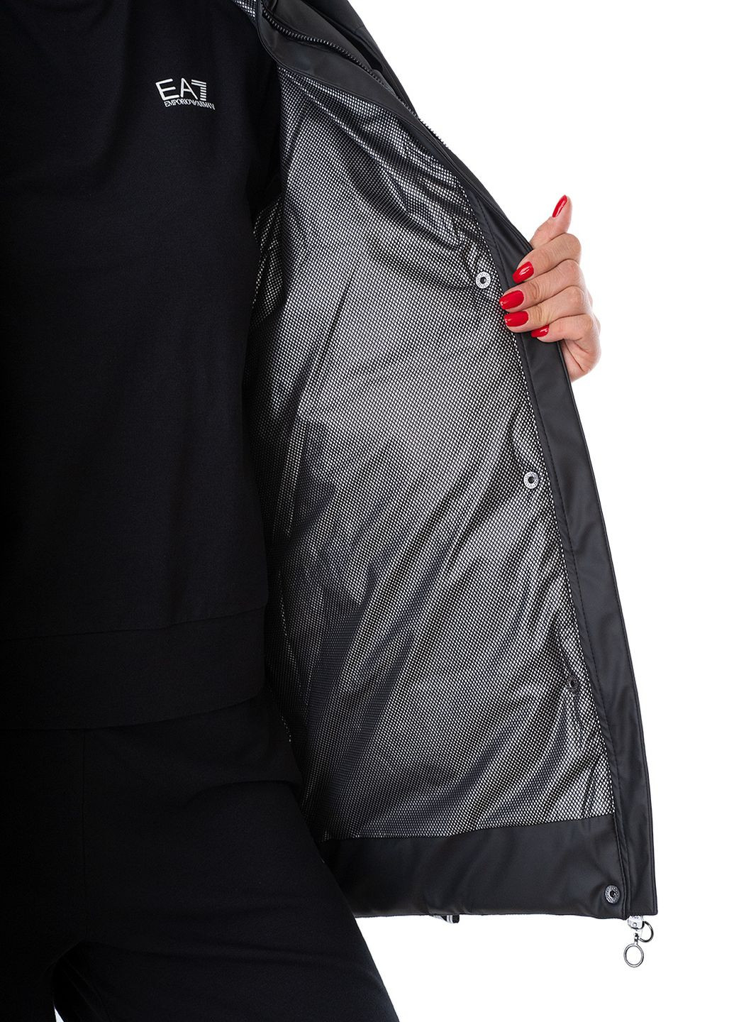 Черная зимняя куртка ARMANI EA7