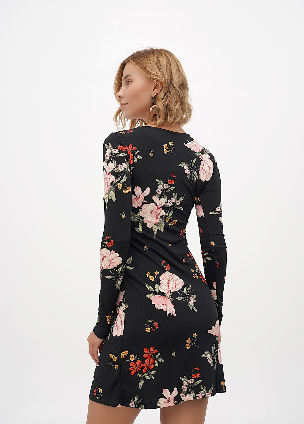 Черное кэжуал платье на запах Stradivarius с цветочным принтом