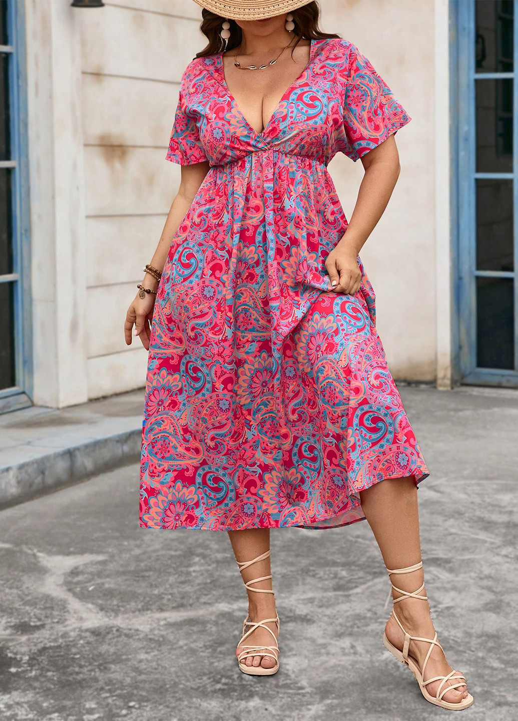 Фуксиновое (цвета Фуксия) пляжное, кэжуал платье с открытой спиной SHEIN с цветочным принтом