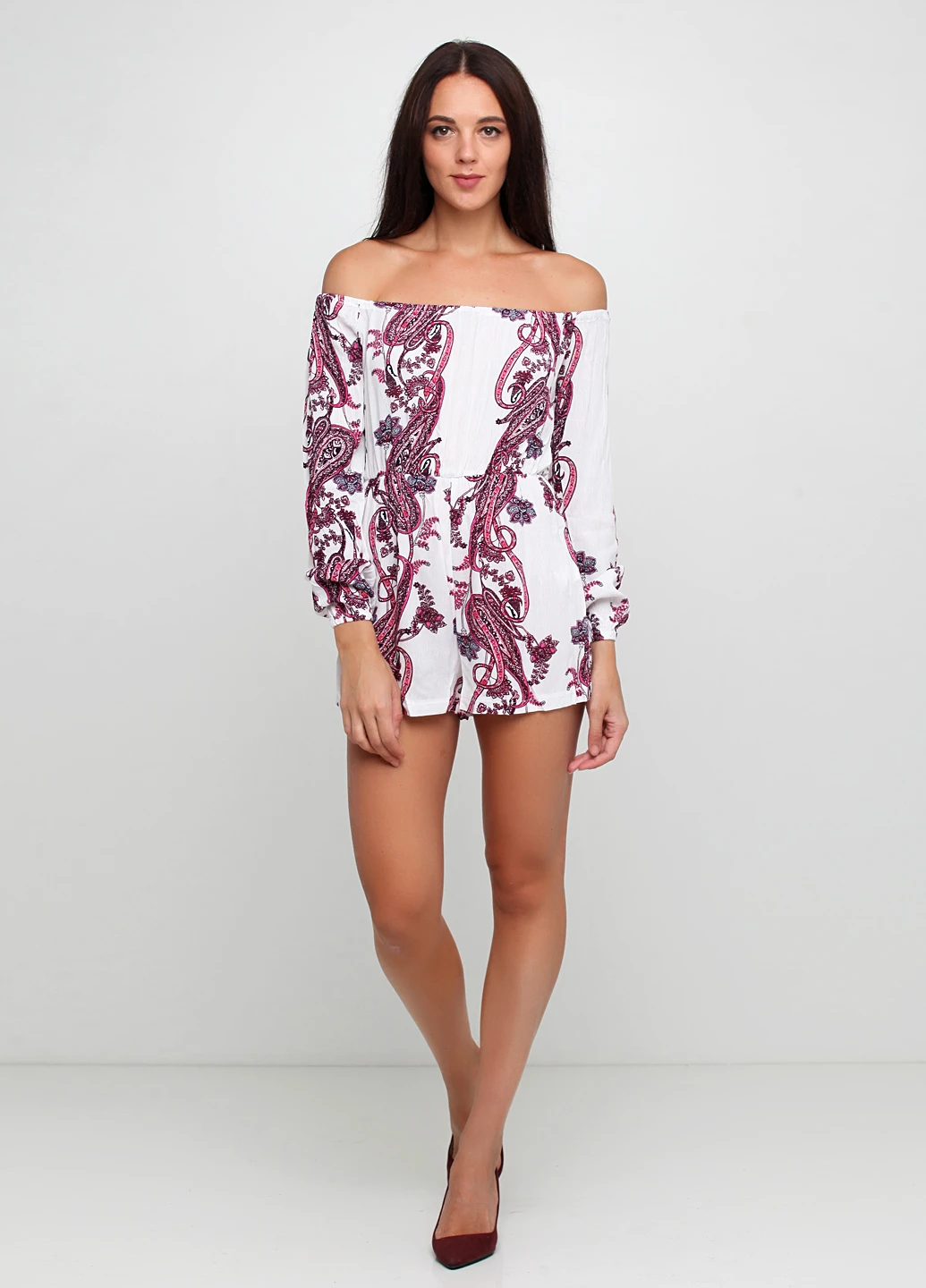 Комбинезон PrettyLittleThing комбинезон-шорты рисунок белый кэжуал вискоза