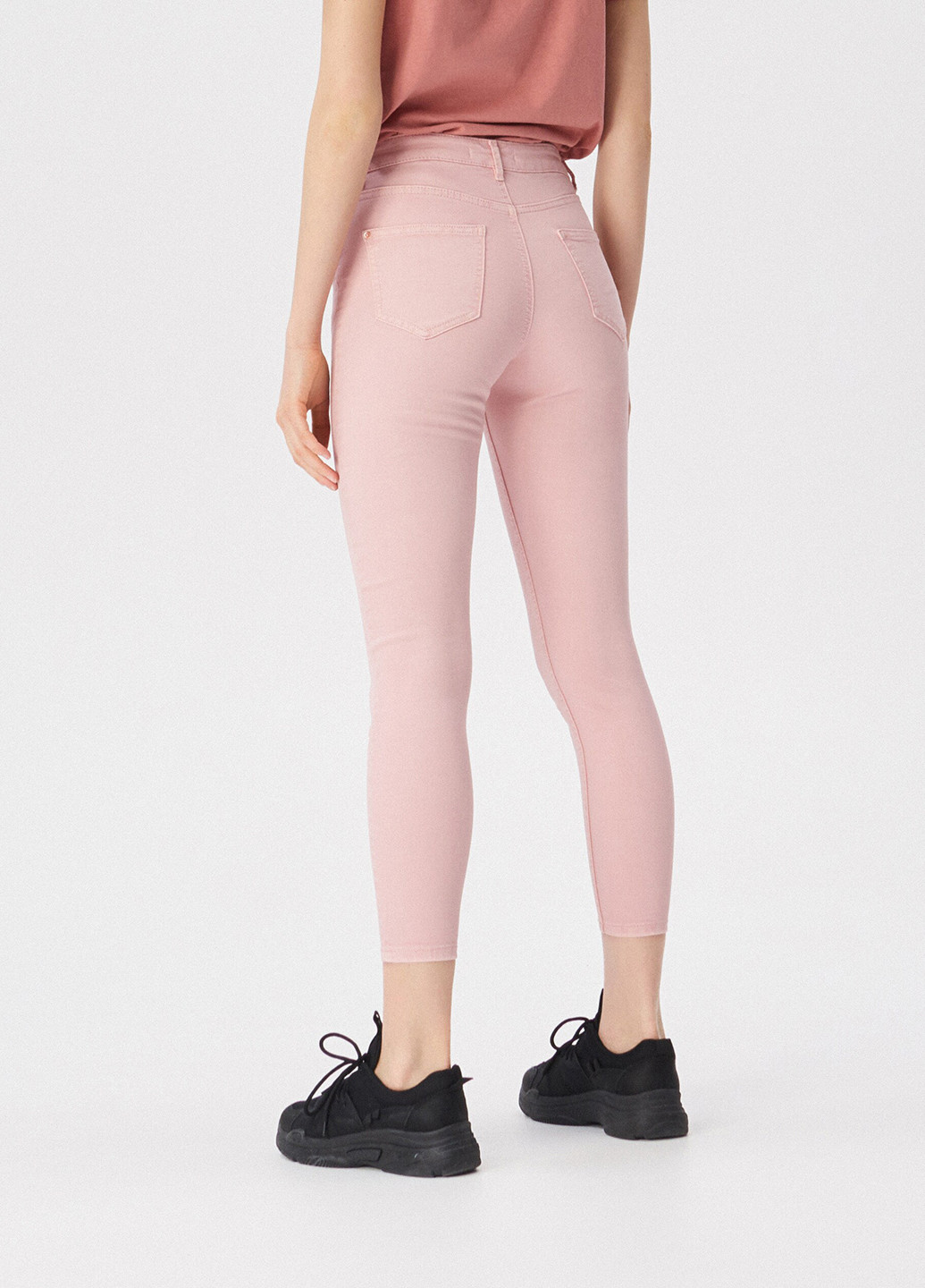 Светло-розовые демисезонные скинни, укороченные джинсы Sinsay