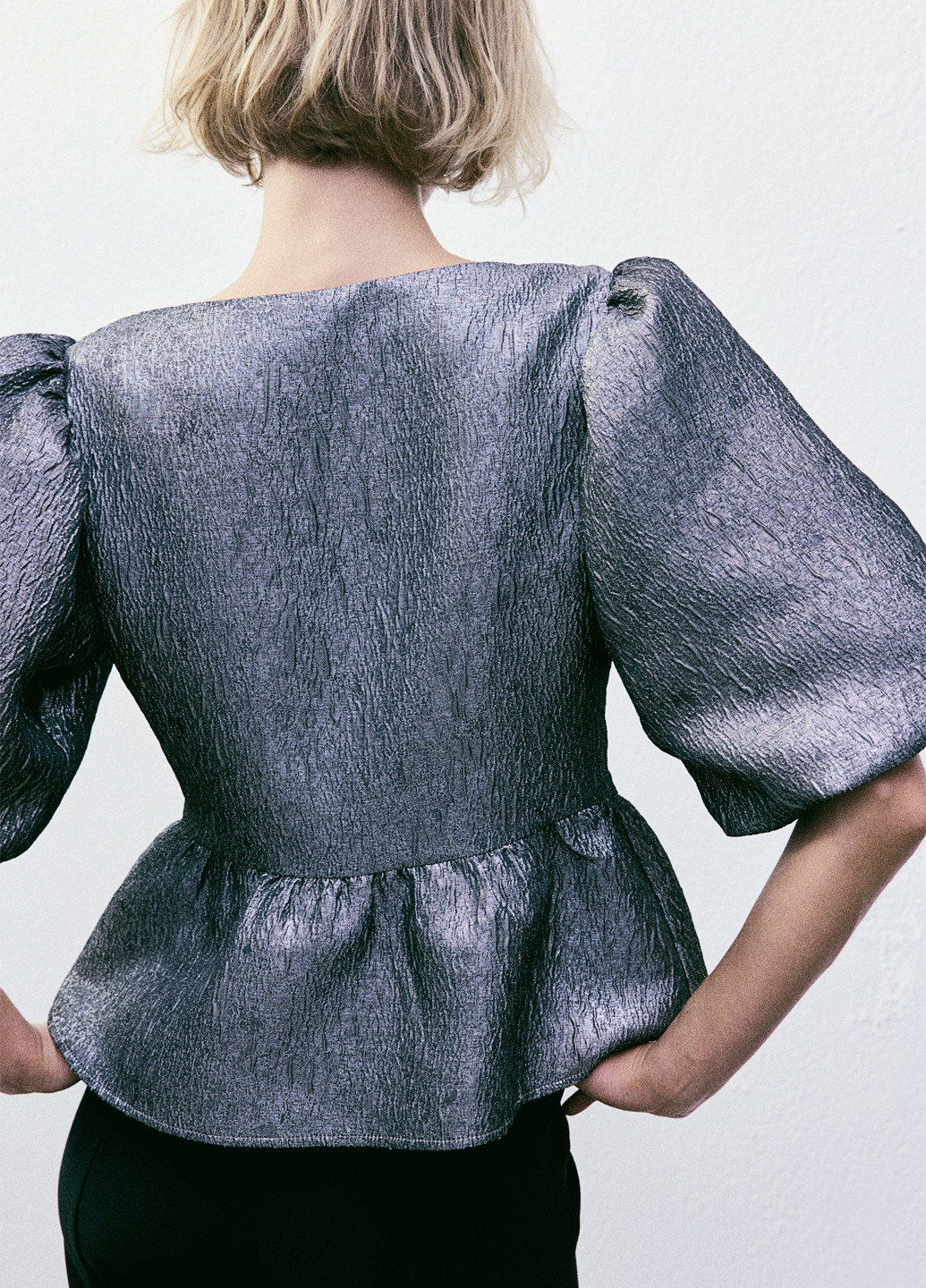 Темно-сіра блуза з баскою H&M