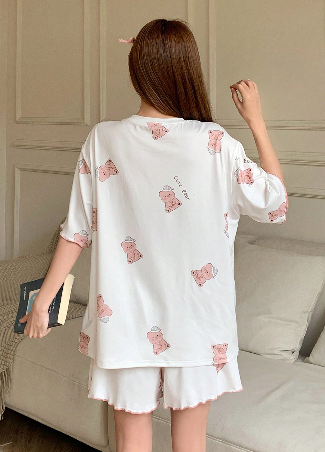 Біла всесезон піжама (футболка, шорти) футболка + шорти SHEIN