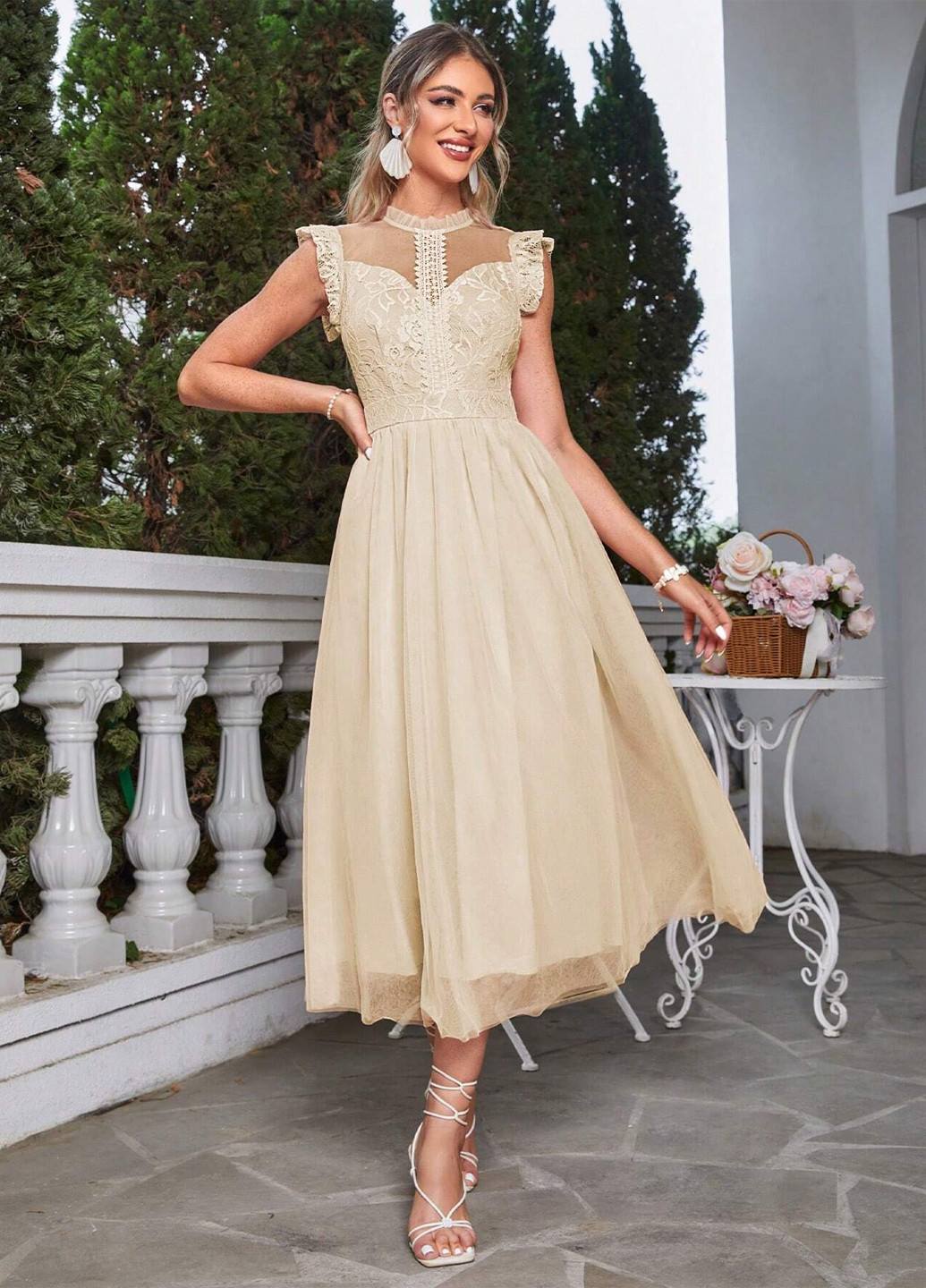 Светло-бежевое коктейльное, вечернее платье SHEIN однотонное