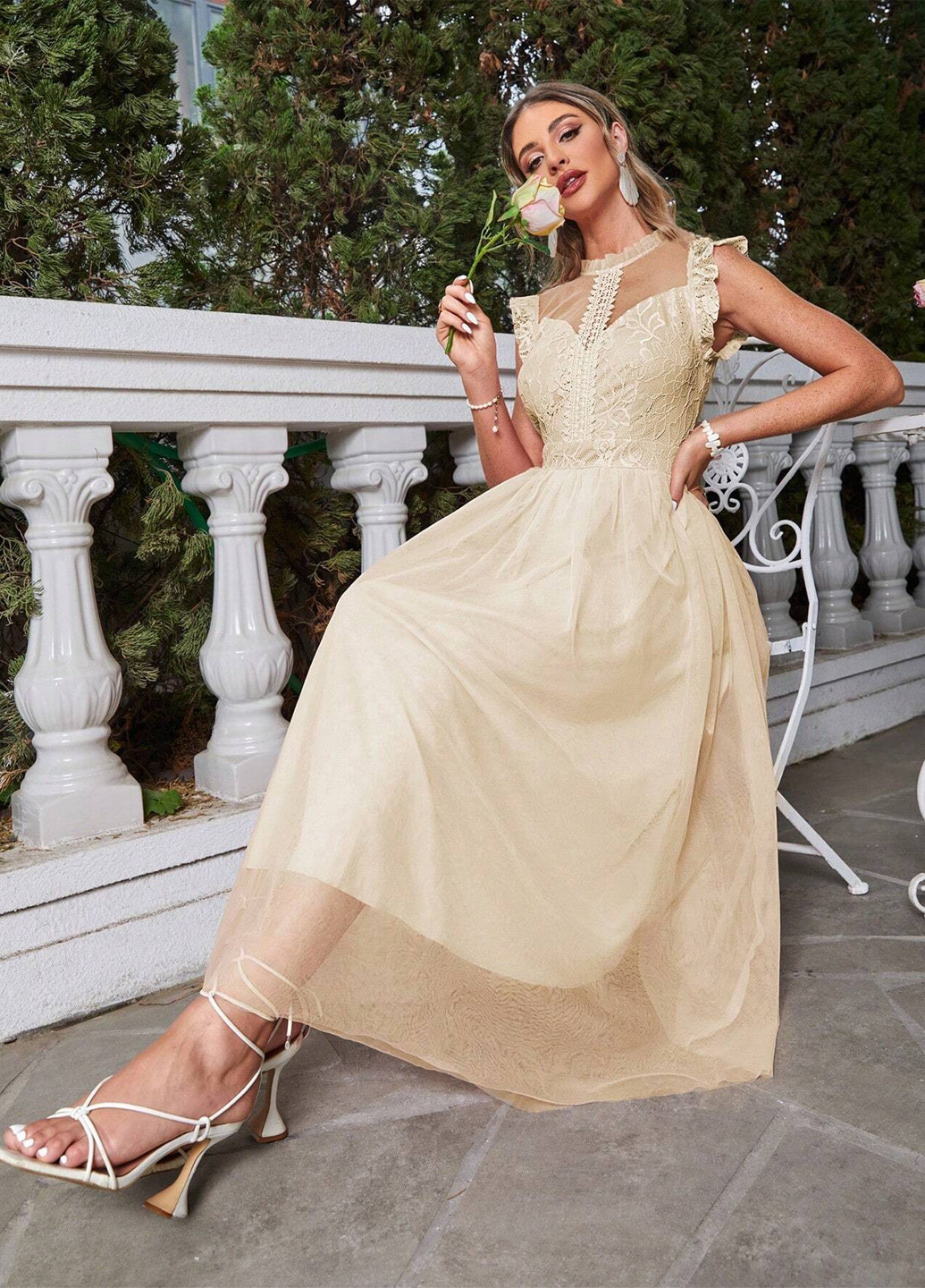 Светло-бежевое коктейльное, вечернее платье SHEIN однотонное