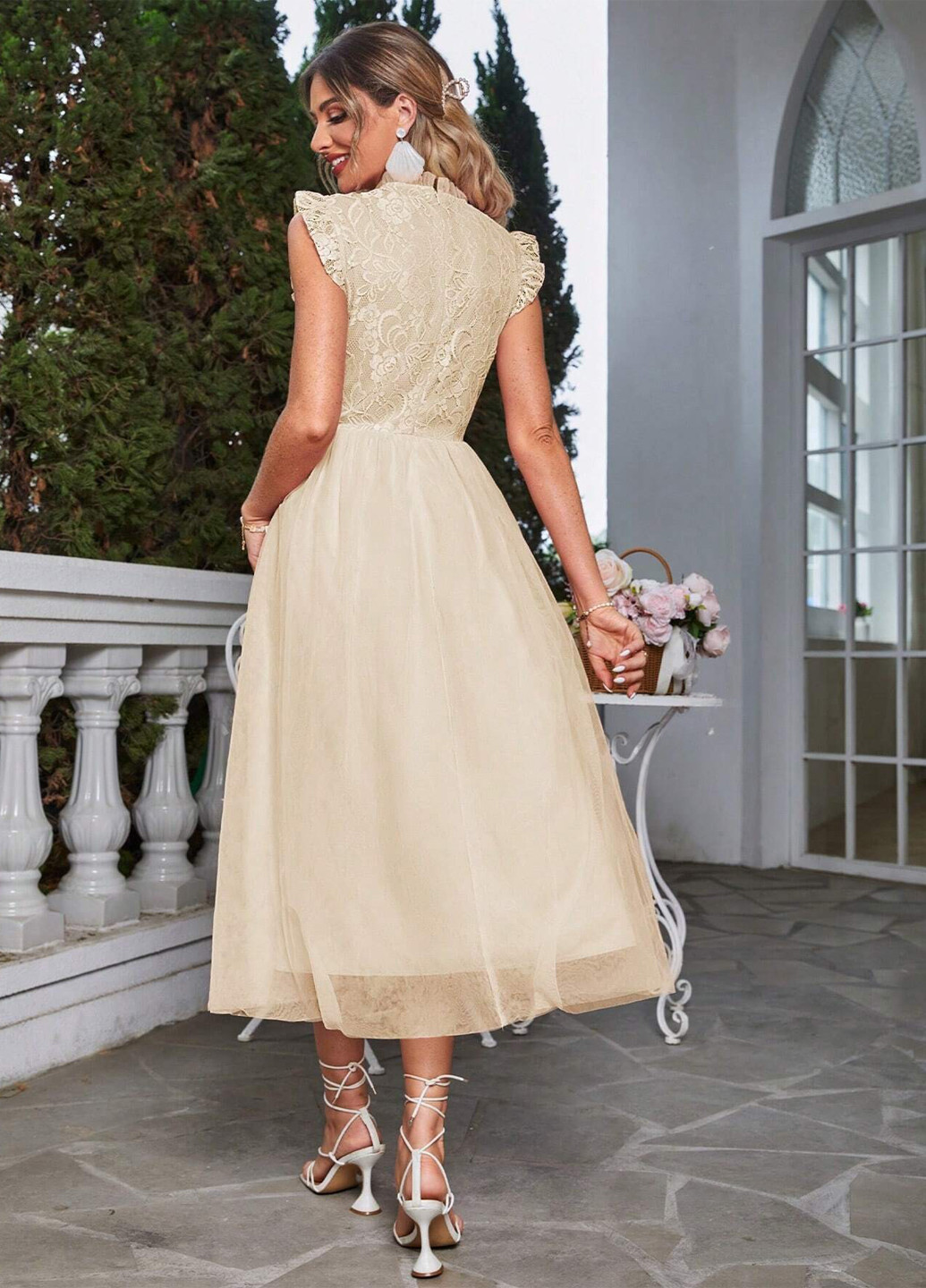 Светло-бежевое коктейльное, вечернее платье SHEIN однотонное