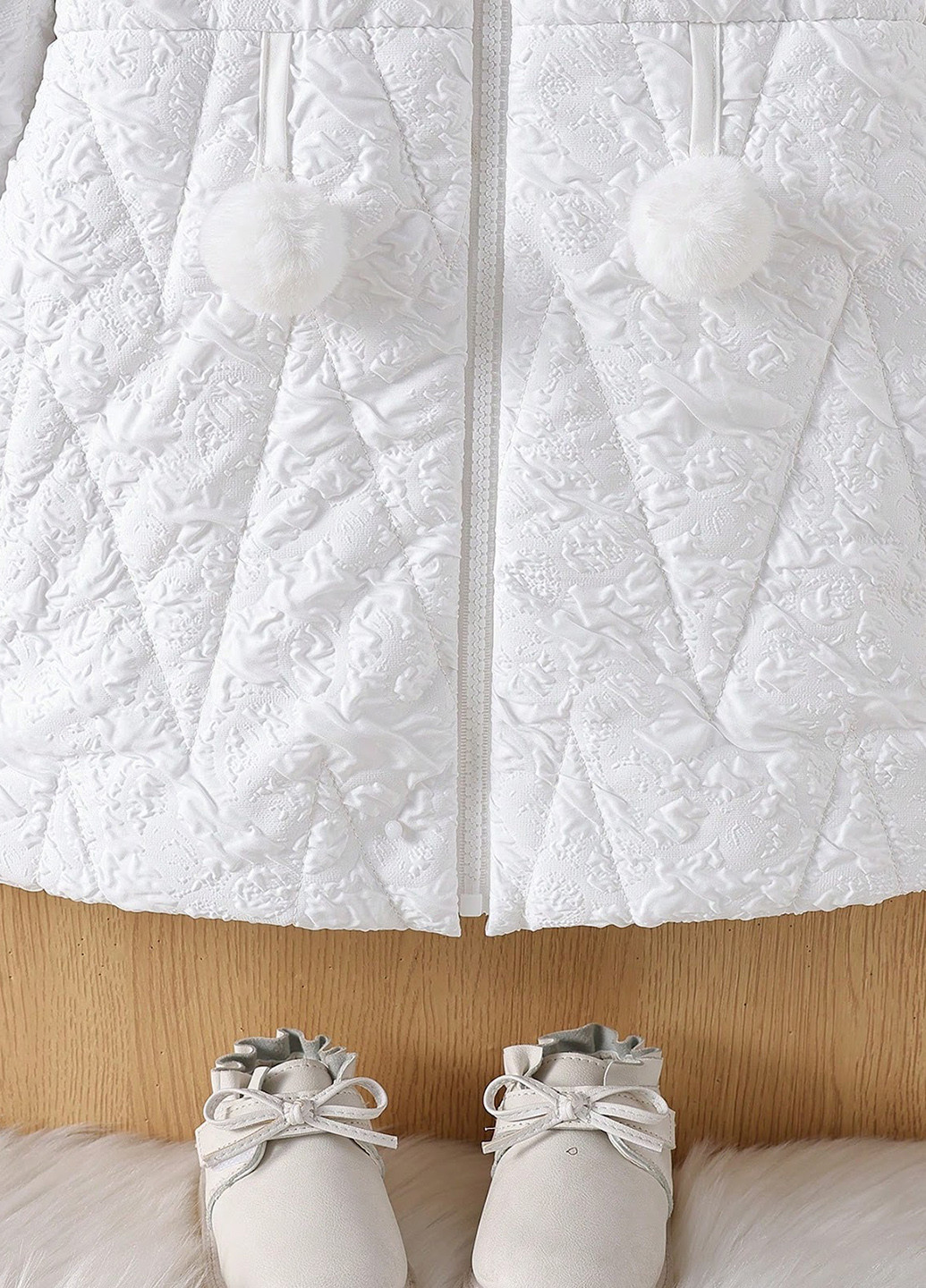 Біла демісезонна куртка SHEIN