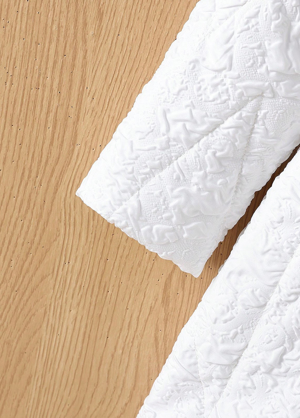 Біла демісезонна куртка SHEIN